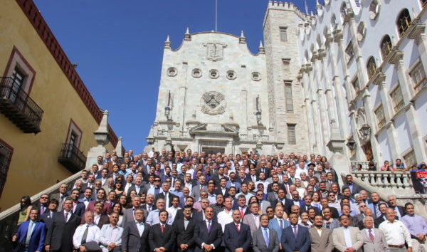 Celebran 70 aniversario de Ingeniería Civil de la UG