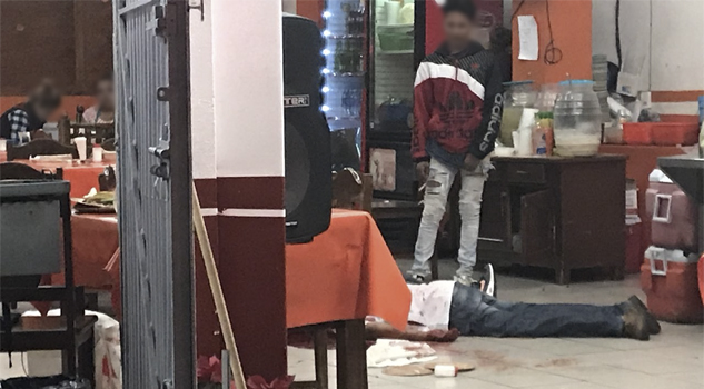 Balean taquería El Paisa en marfil