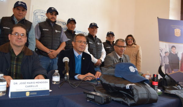 Dotan de equipo a vigilantes del Campus Irapuato–Salamanca de la UG