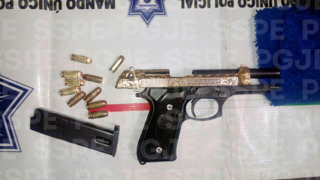 Aseguran a sospechoso con arma de fuego