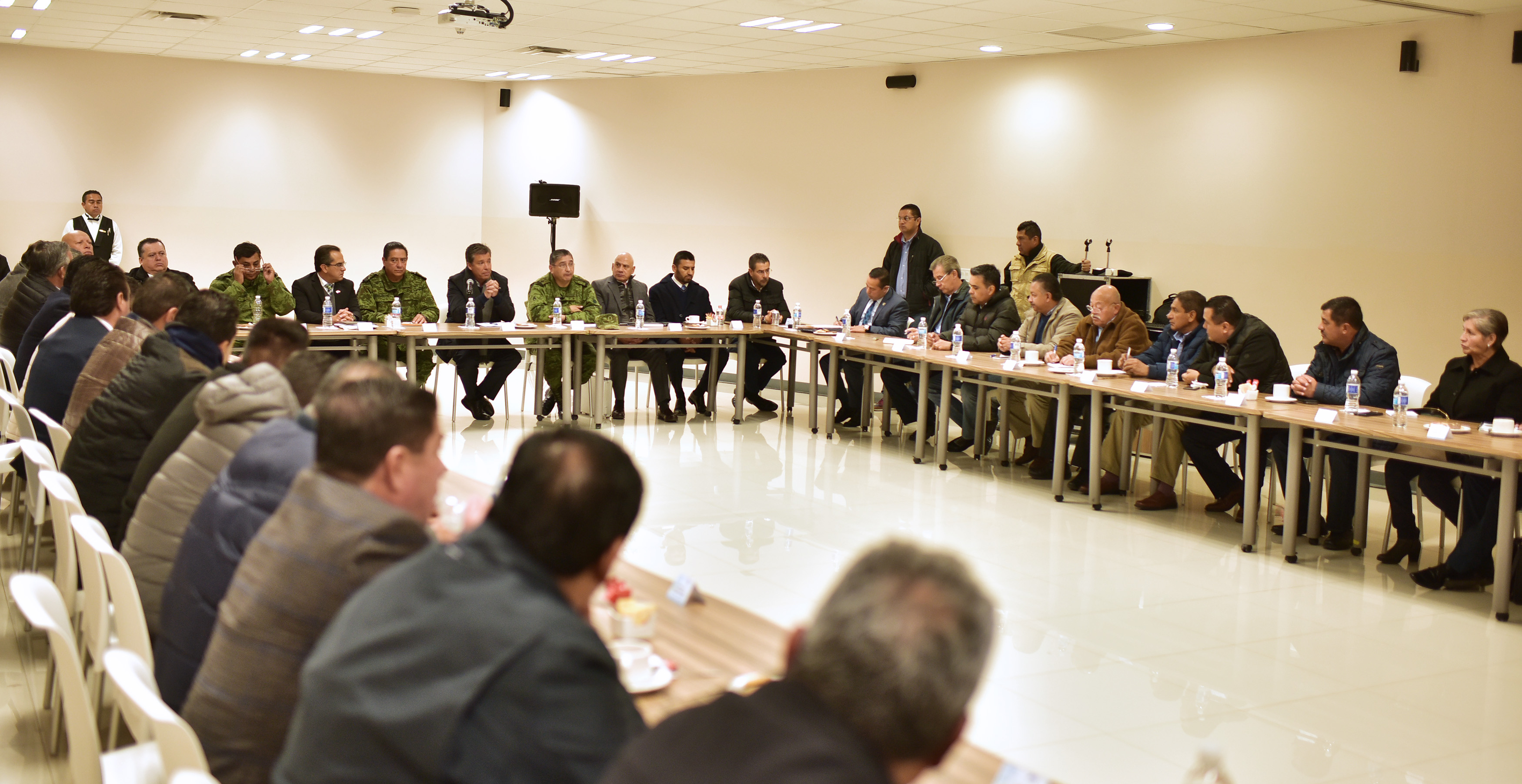 Llega la policía militar a Guanajuato; acuerda estado con alcaldes cero tolerancia
