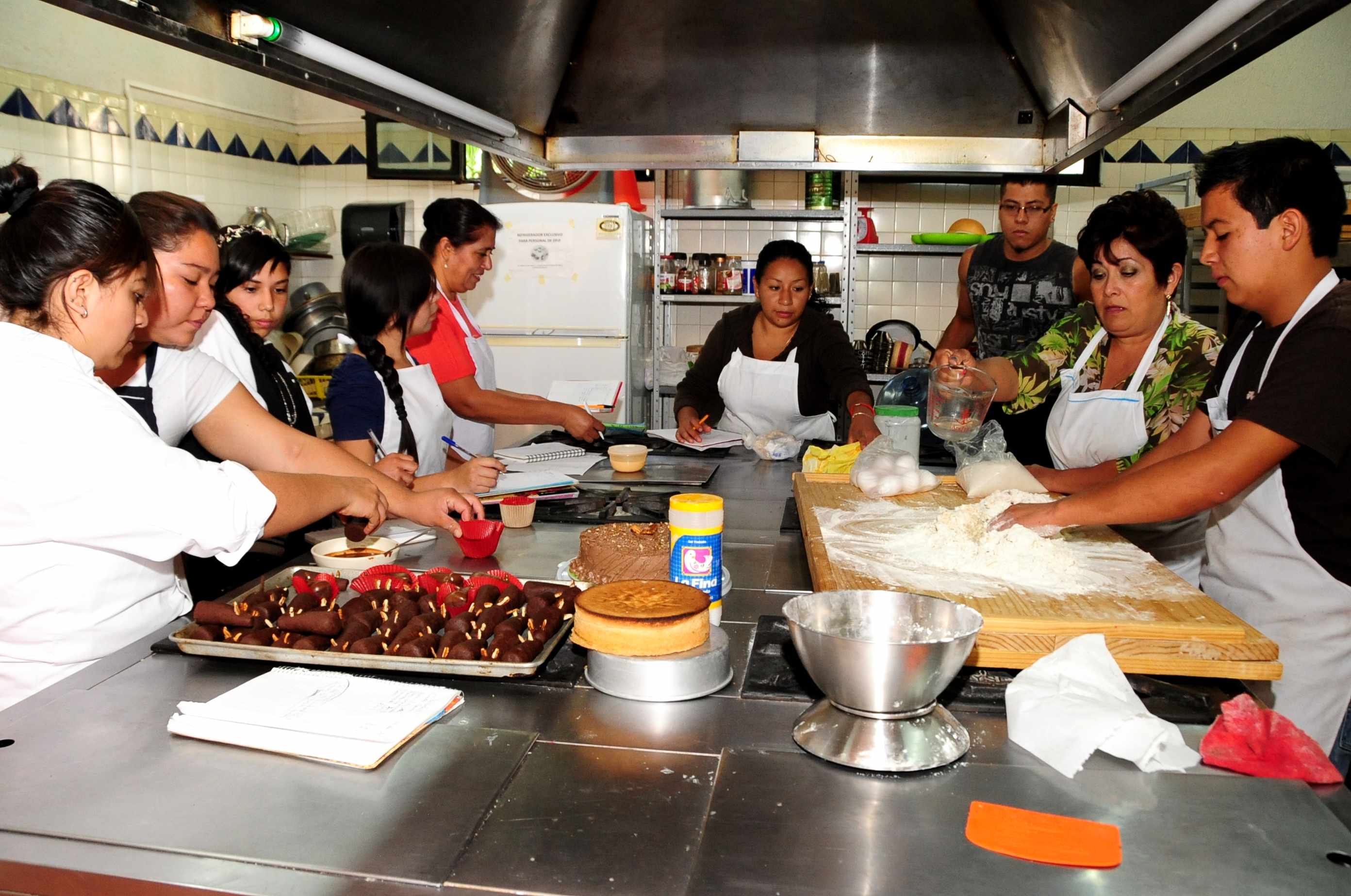 Convocan a la población para inscribirse en talleres ocupacionales San Luisito