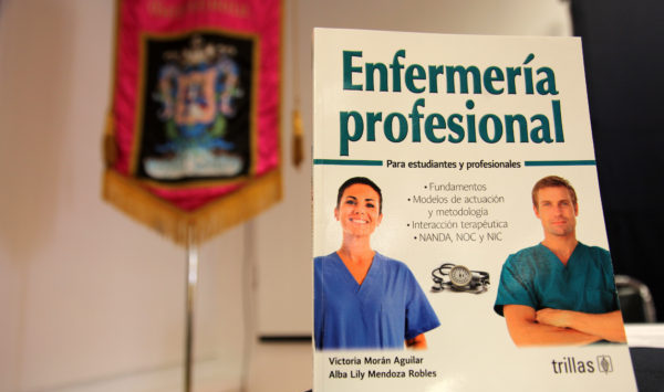 La cuarta edición del libro “Enfermería Profesional para estudiantes y profesionales” se presenta en la UG