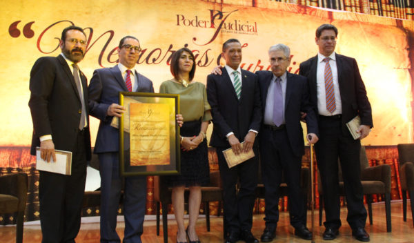Presentan obra en homenaje al Mtro. Eugenio Trueba 