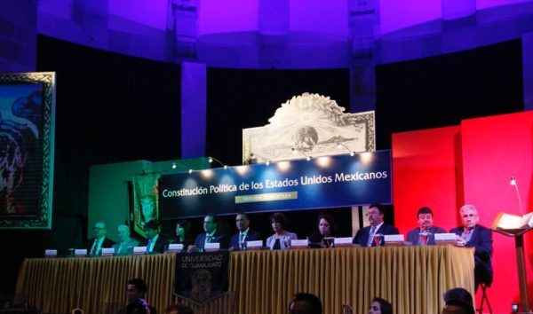 Presentan en la UG edición comentada de la Constitución Política de 1917
