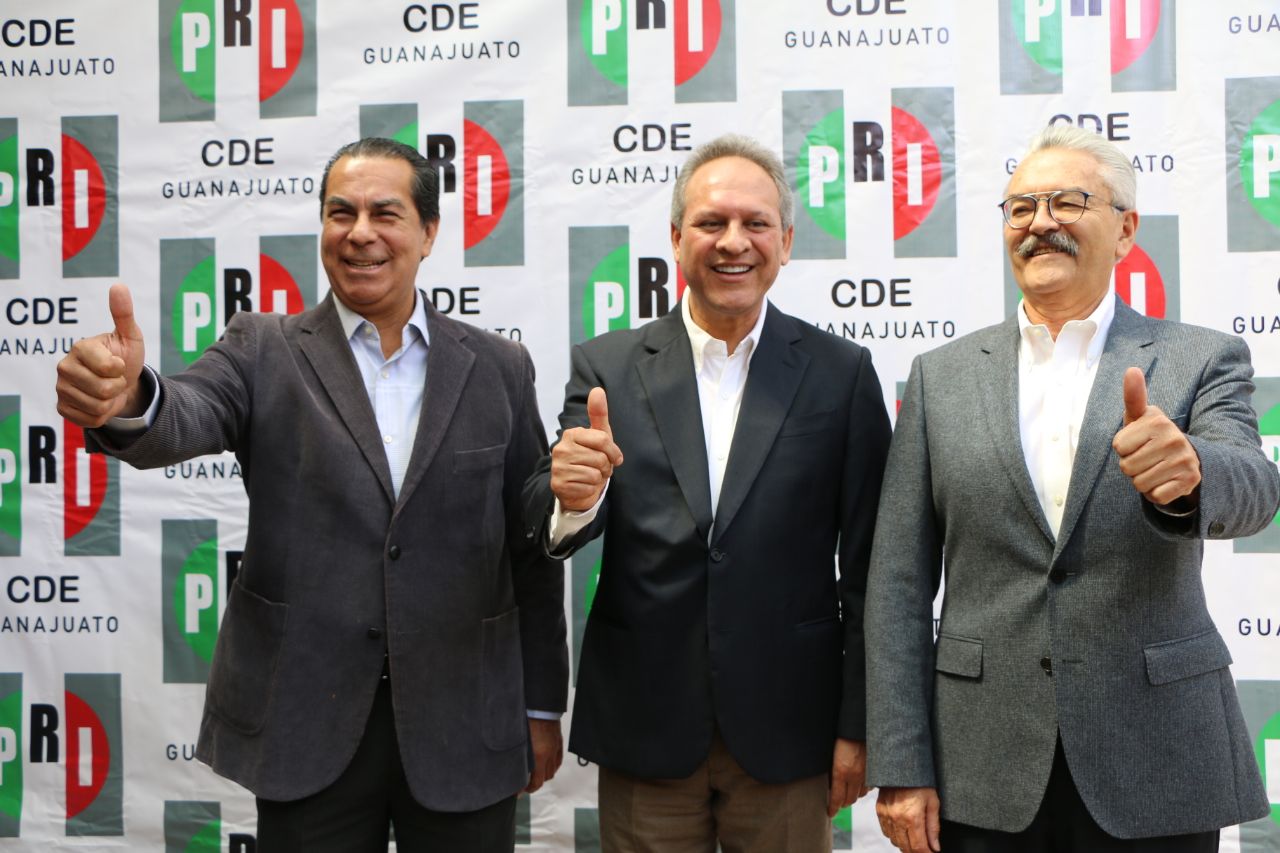Presenta Gerardo Sánchez a coordinadores de campaña