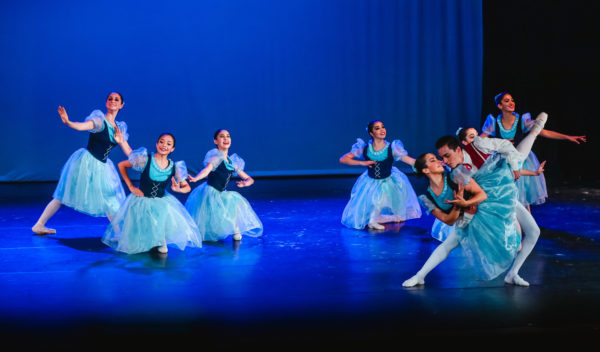 Se presenta el Ballet de danza contemporánea de la UDLAP en el Teatro Juárez