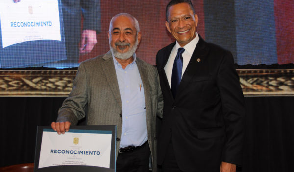 Con la presencia de Leonardo Padura, presentan en la UG “Festejemos la Lectura”
