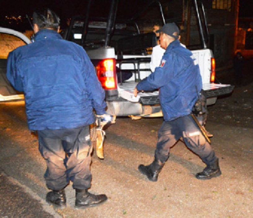 Joven intenta agredir a su mamá con un machete
