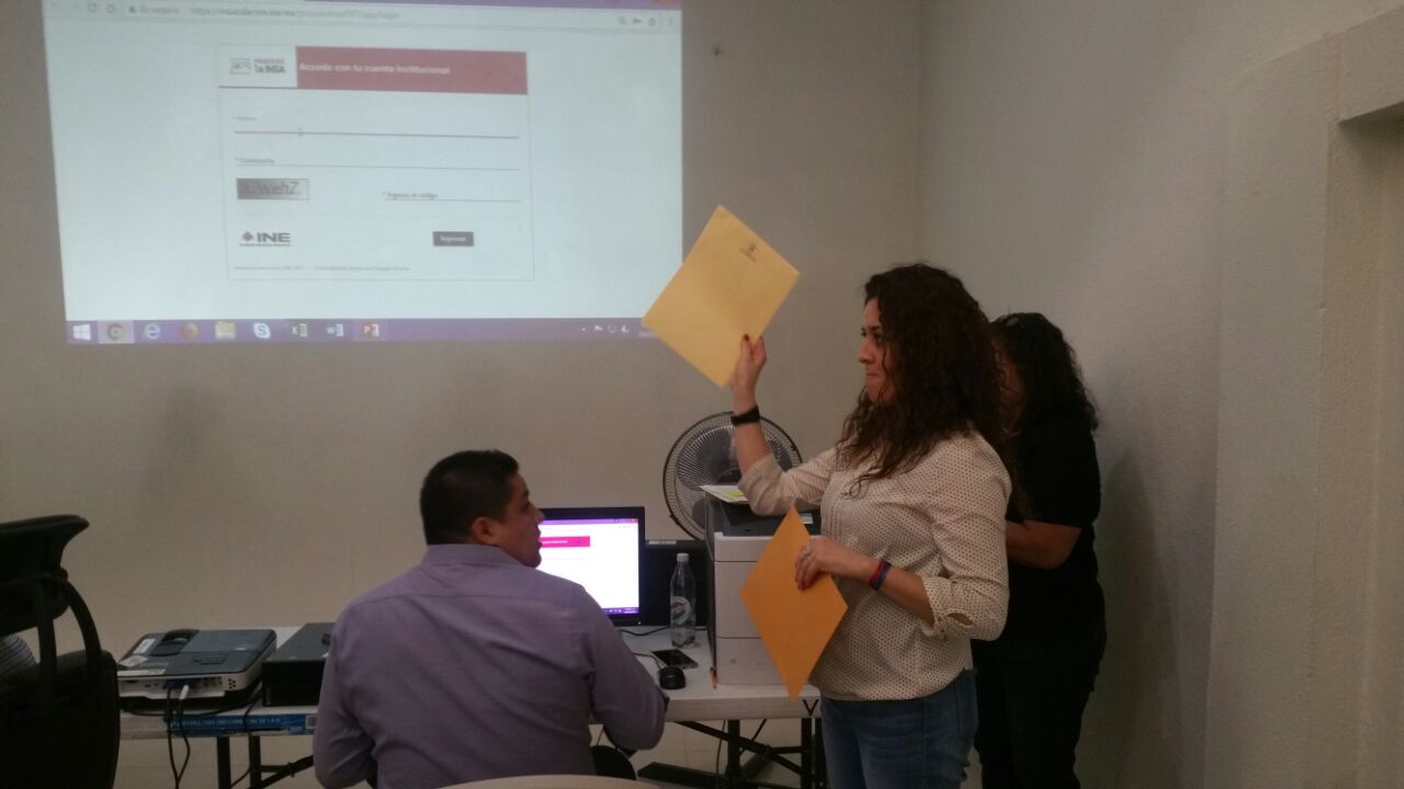 Eligen funcionarios electorales