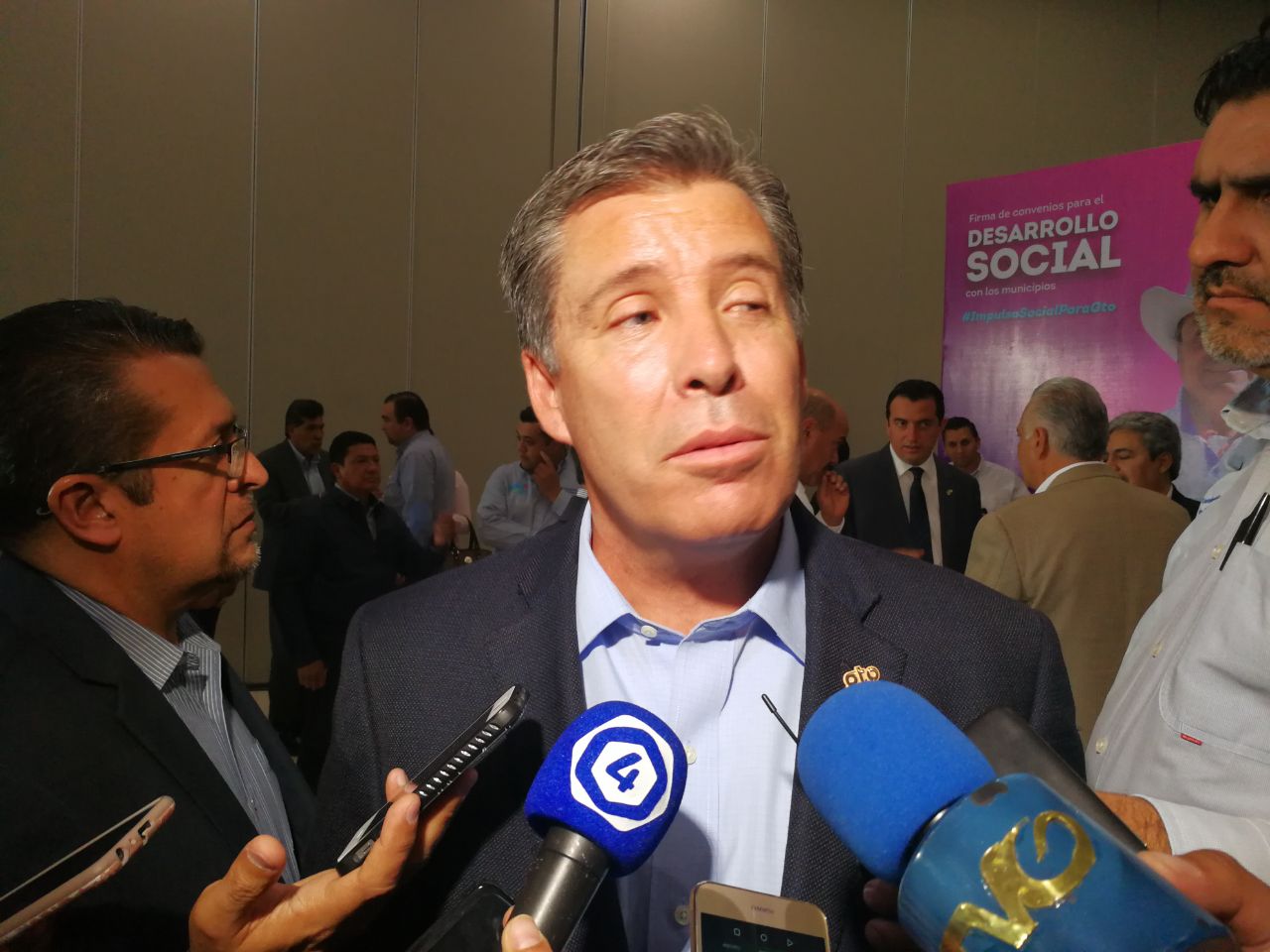 Adivierte gobernador que reasignará recursos sino se concluyen procesos para hacer obras