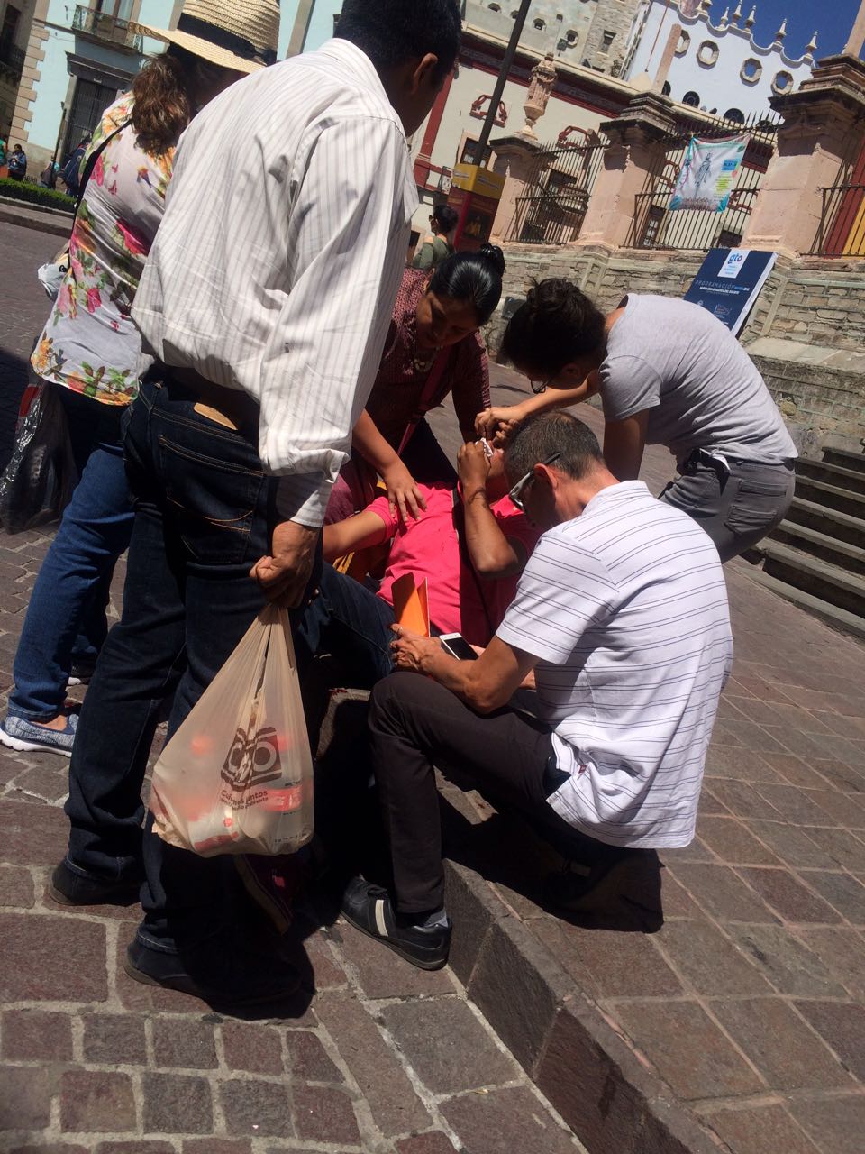 Detienen a dos indigentes por agresión a turistas