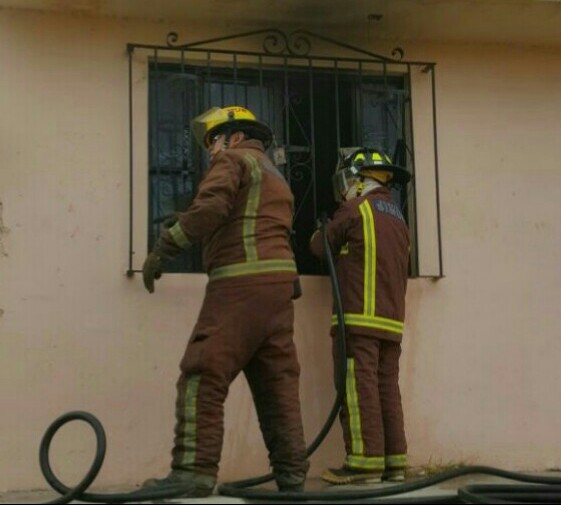 Fuego consume un cuarto en Mineral de Cata