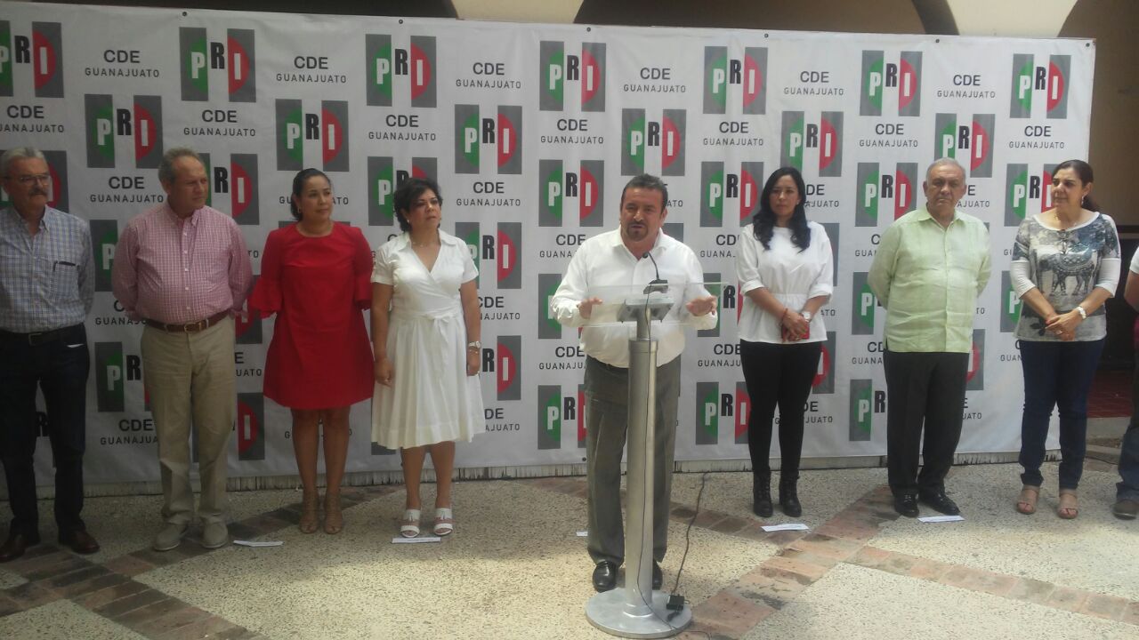 Respalda Gerardo a Ruth Lugo