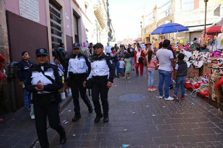 Deja día de las flores medio centenar de detenidos