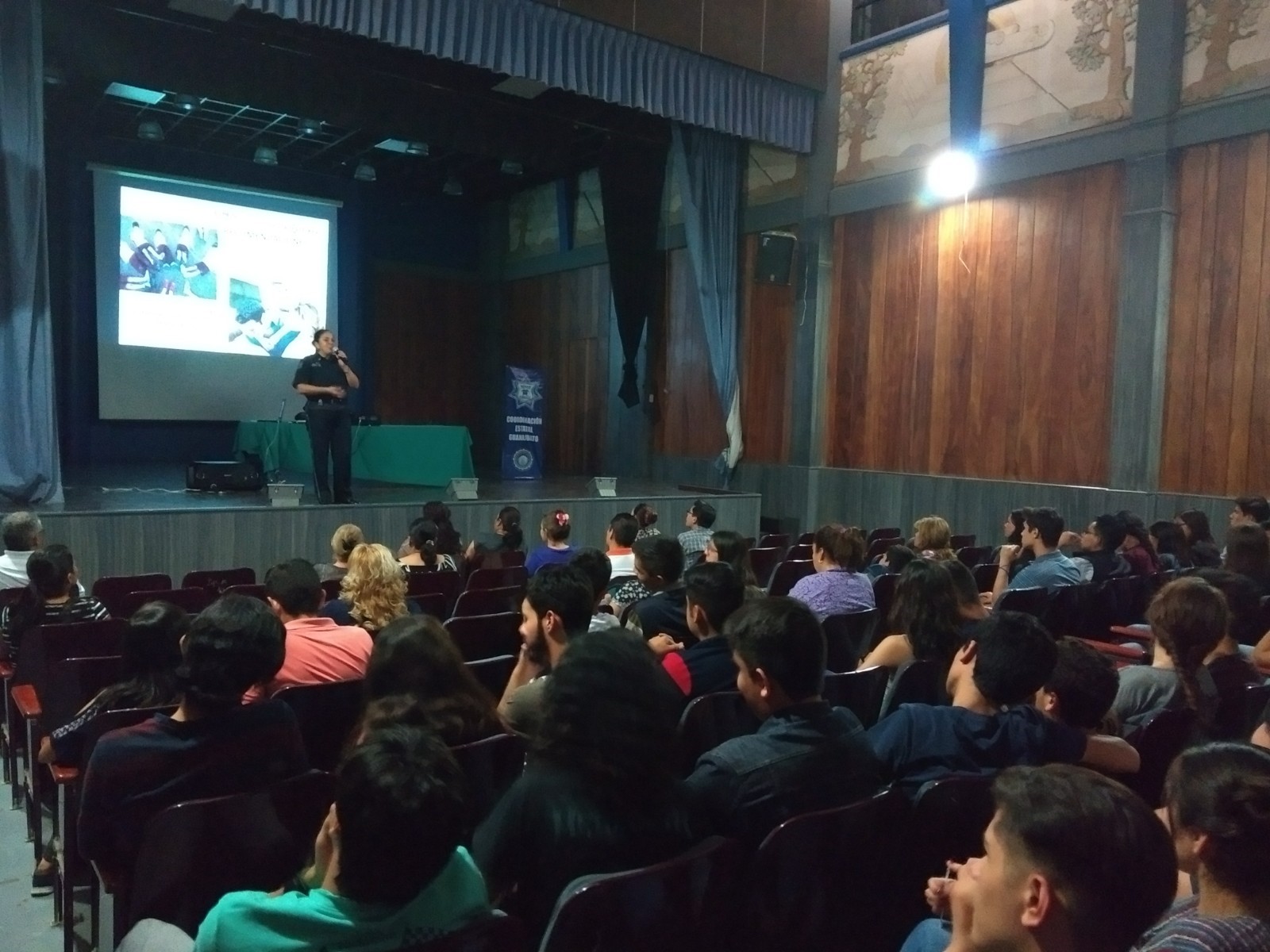 Instruyen a estudiantes de las ENMS en temas de seguridad