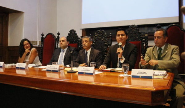 UG reúne a expertos para analizar el panorama electoral