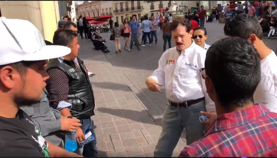 Visita Romero Hicks mercados de la capital