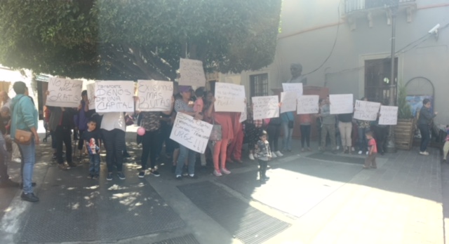Sufren asaltos por falta de transporte público