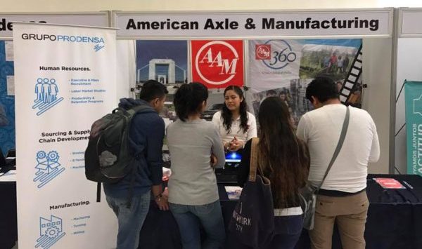 Crean vínculos entre universitarios y empresas mediante Jornada de Desarrollo Profesional