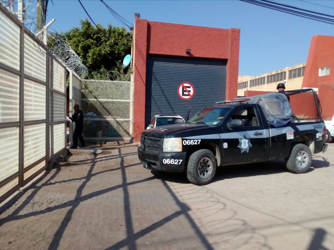 Continúa paro laboral de policías estatales