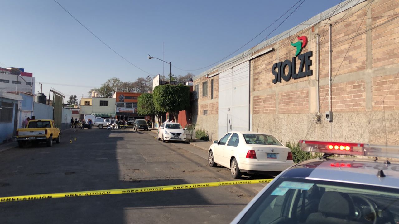Matan a hombre frente a escuela primaria
