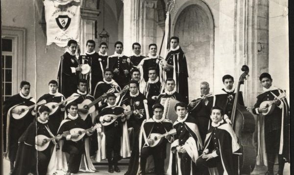 Estudiantina de la UG celebra 55 aniversario con ¡A Callejonear!
