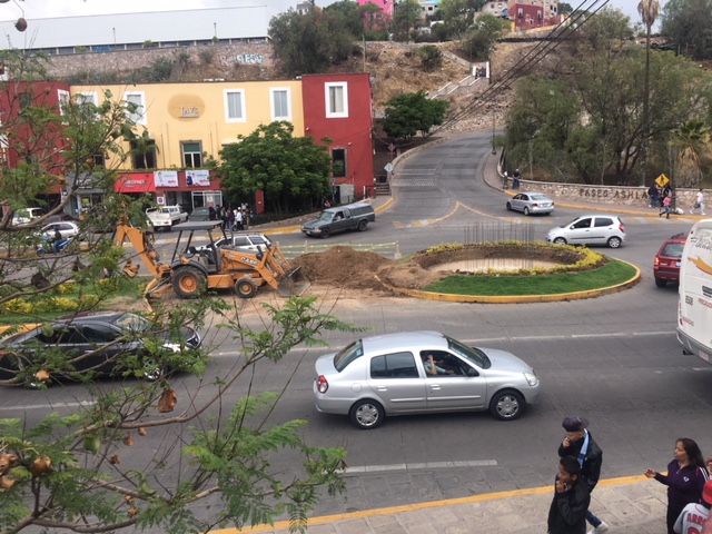 Municipio se deslinda de la construcción en glorieta Ashland