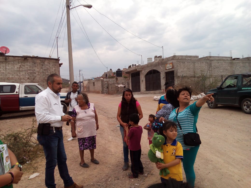 Visita Marco Carrillo colonia las Águilas, ‘un Guanajuato que no vemos’