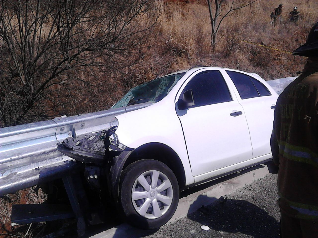 Muere tras chocar su auto en Arperos
