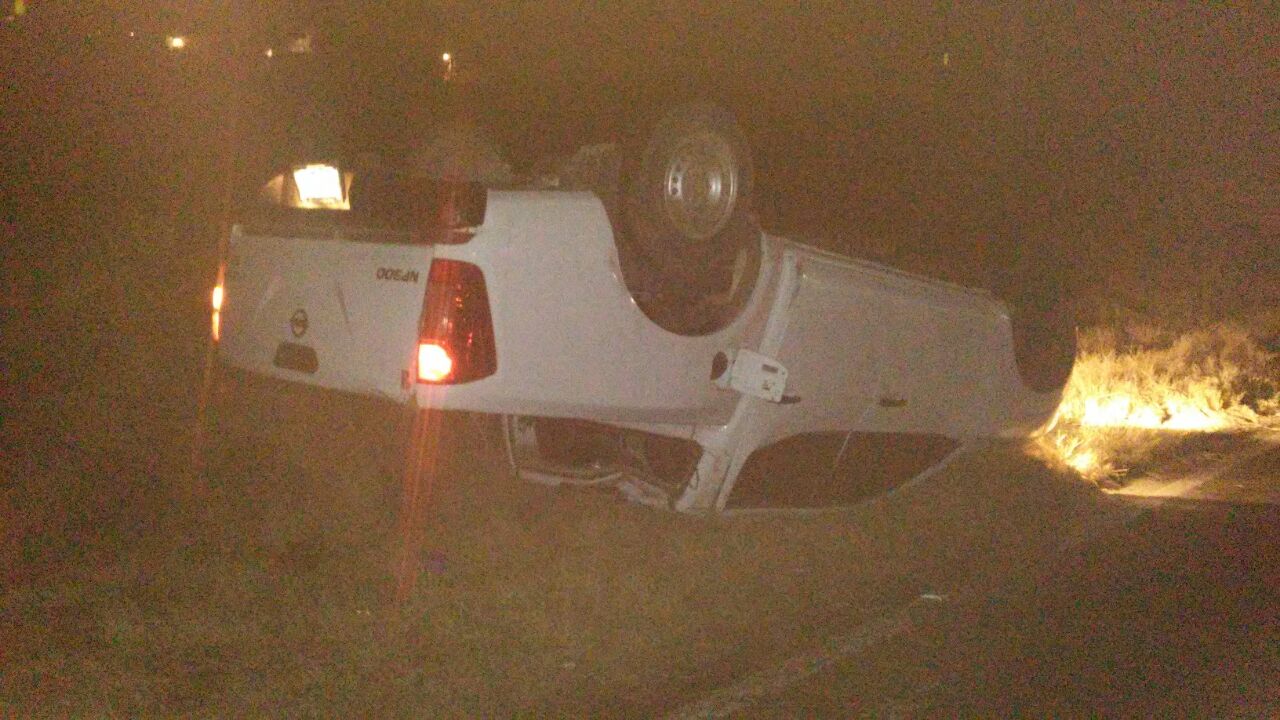 Vuelca camioneta en la carretera libre a silao