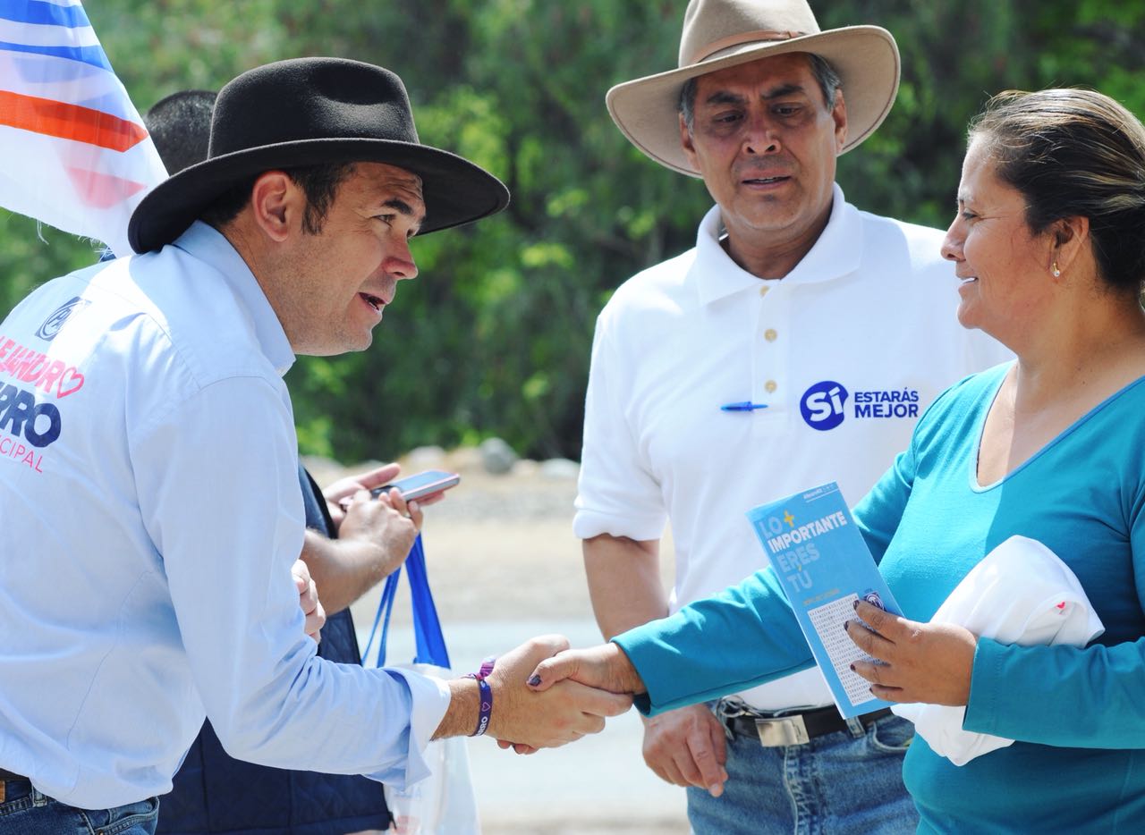 Propone Navarro gestionar ampliación de banquetas en Santa Teresa