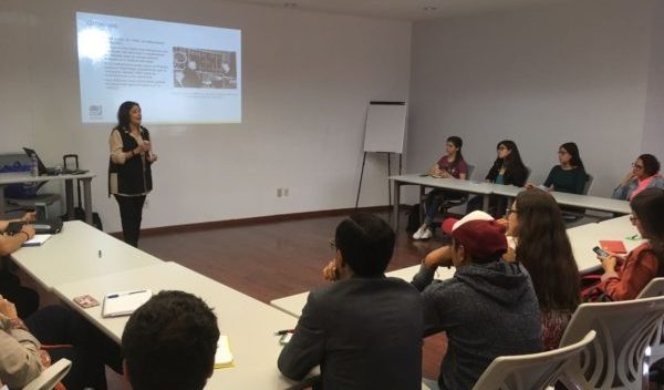 Comunidad de la UG recibe conferencia sobre la voz global de la Calidad