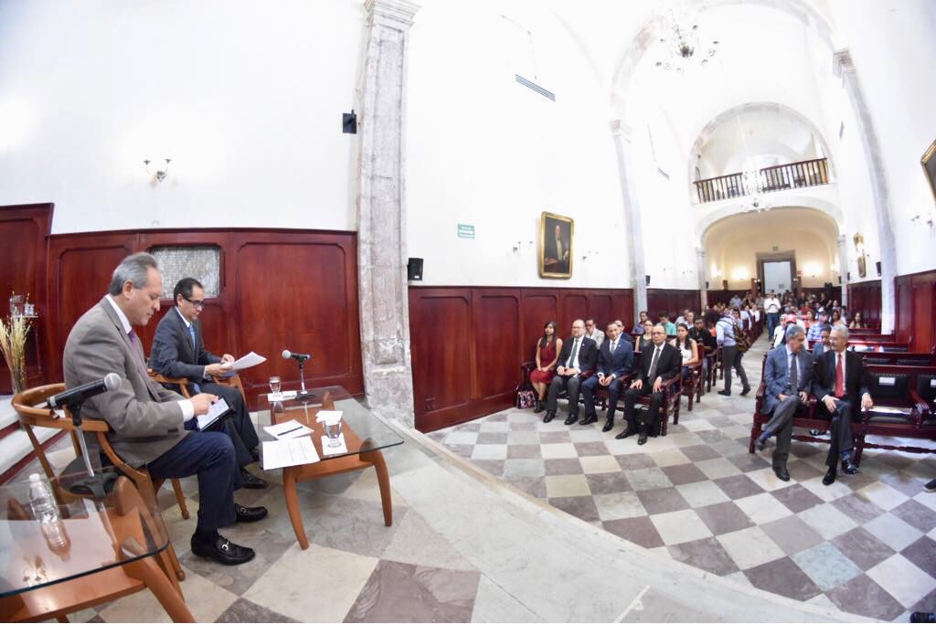 Dialoga Gerardo Sánchez con docentes y estudiantes de la UG