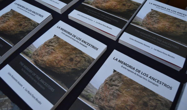 Presenta IEC libro y catálogo de la zona arqueológica de Arroyo Seco
