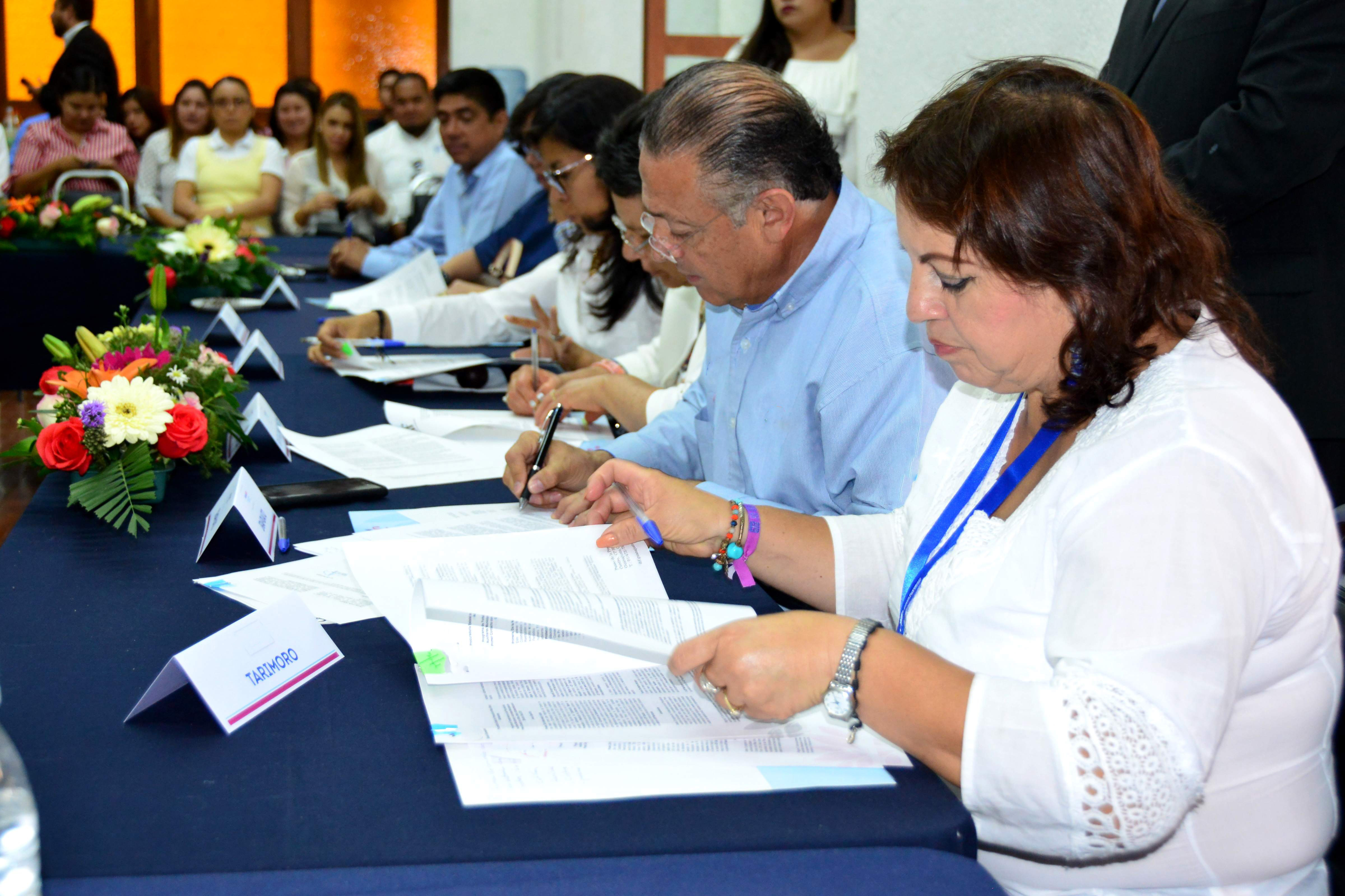 DIF Estatal y las Procuradurías Auxiliares firman convenio de colaboración para la protección de menores