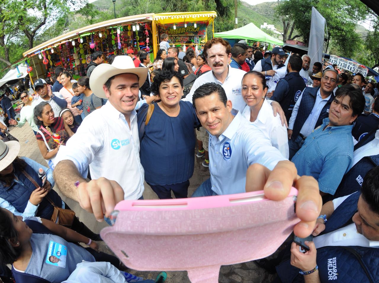 Apoya Diego Sinhué a Alejandro Navarro en las Fiestas de San Juan y Presa de la Olla
