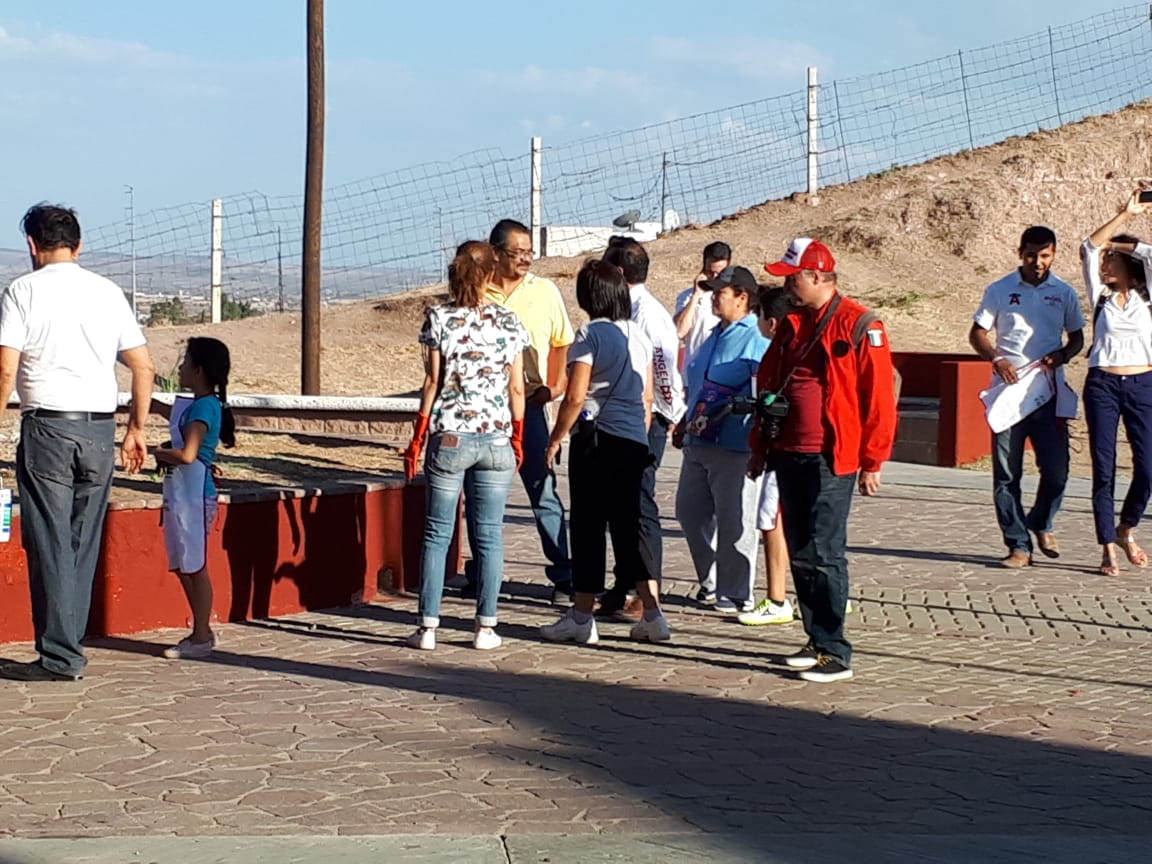 Atiende Ángel Zamora solicitudes de vecinos en Mártires 22 de abril