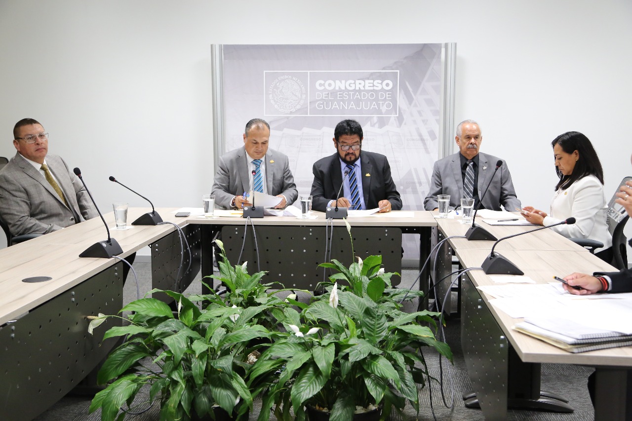 Avanza iniciativa para mejorar prestaciones para policías
