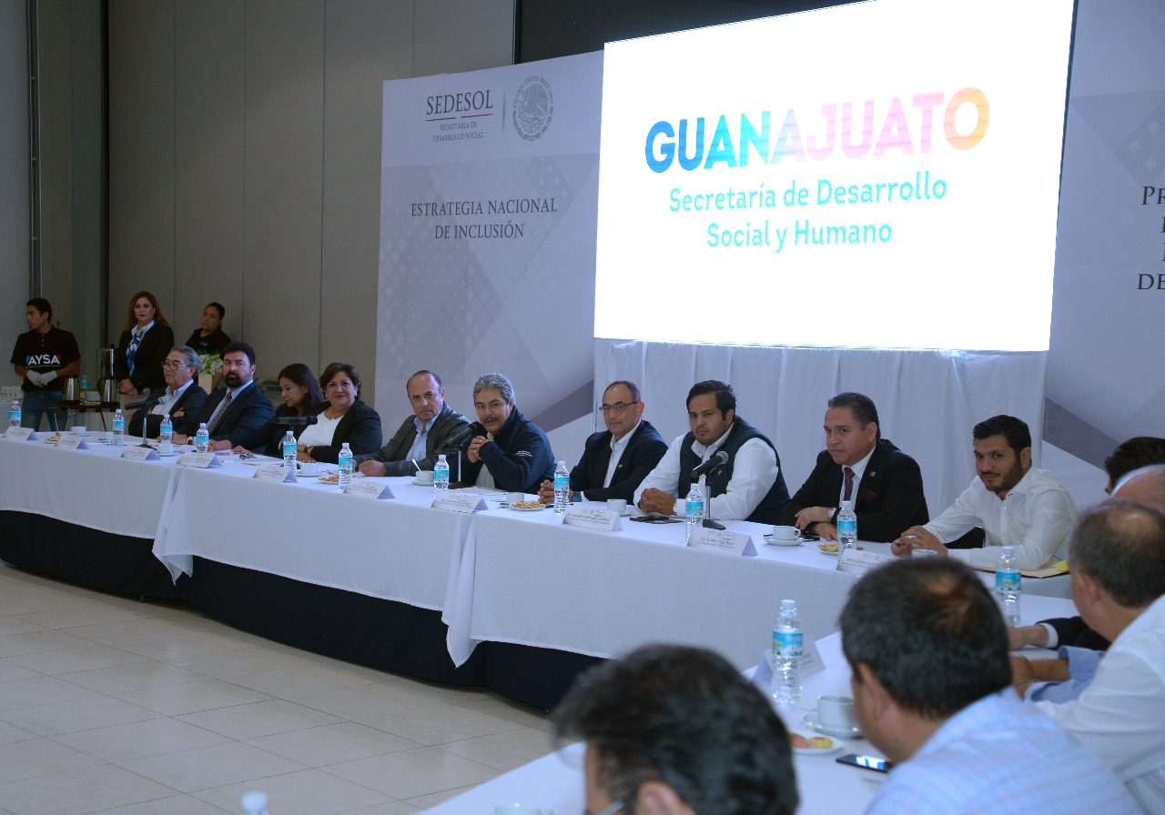 Guanajuato reduce pobreza y rezago educativo