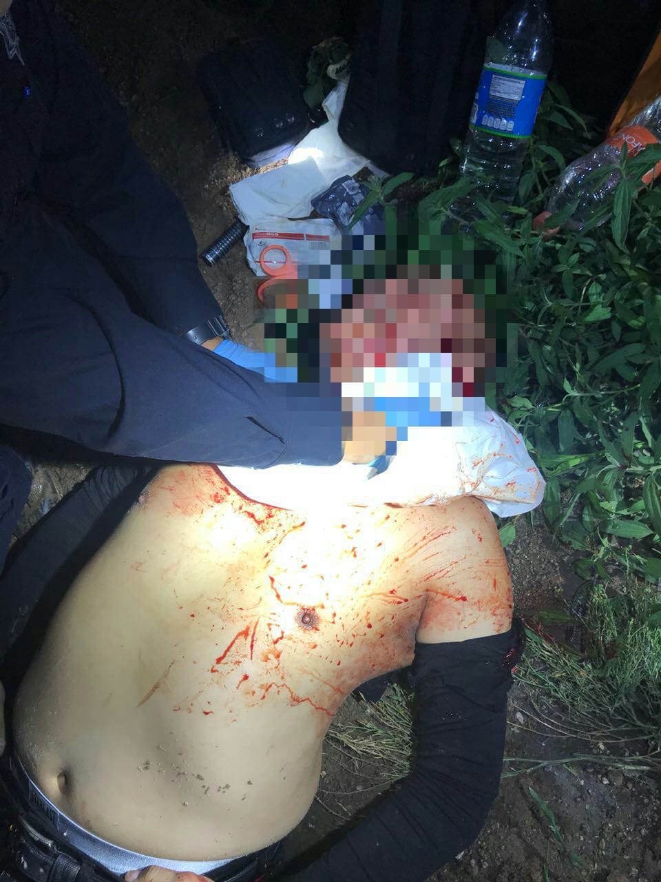 Emboscan a policías, matan a uno