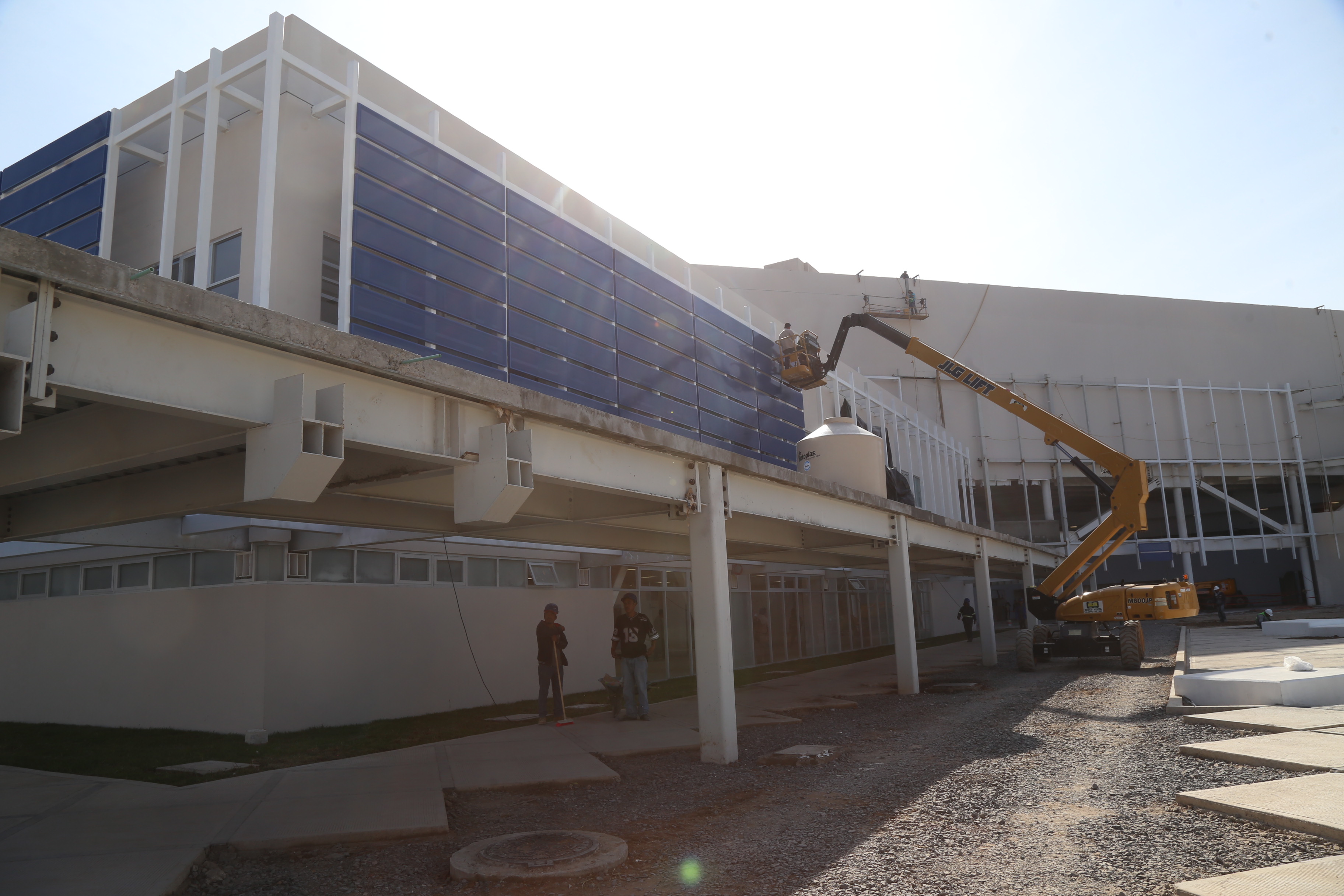 Supervisan construcción del nuevo Hospital General León