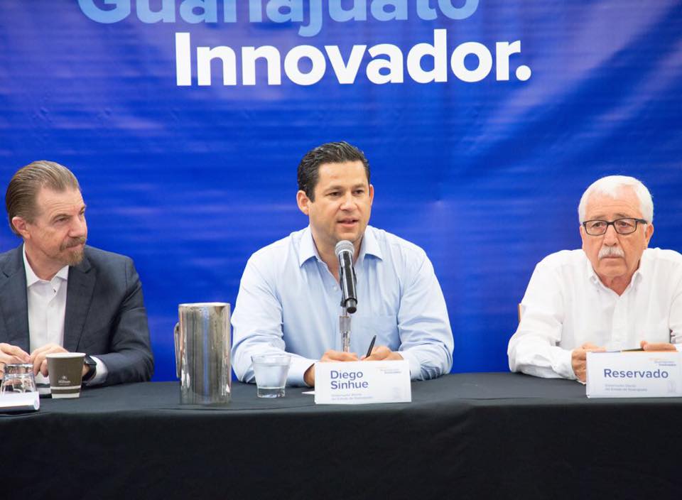Nombra Diego Sinhue a Juan Hernández como Secretario de Movilidad Humana y Migración