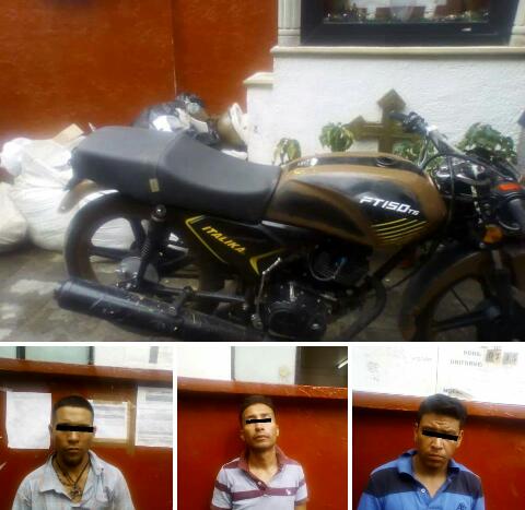 Detienen a tres con moto robada