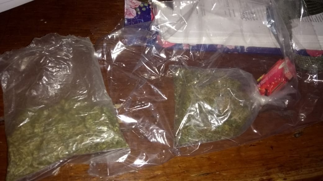 Detienen a hombre por portar marihuana