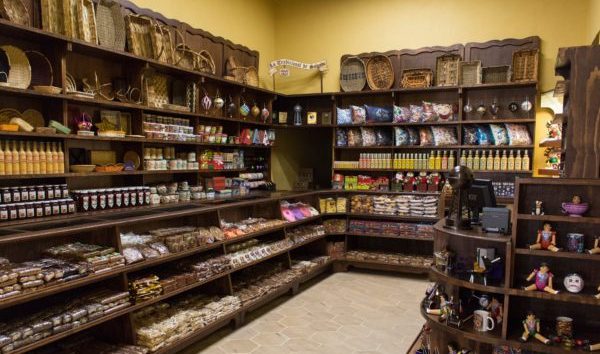 Apoya la UG a empresas del ramo cajetero