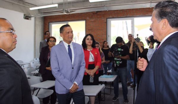 Se beneficia a comunidad UG con obras en la ENMS de León