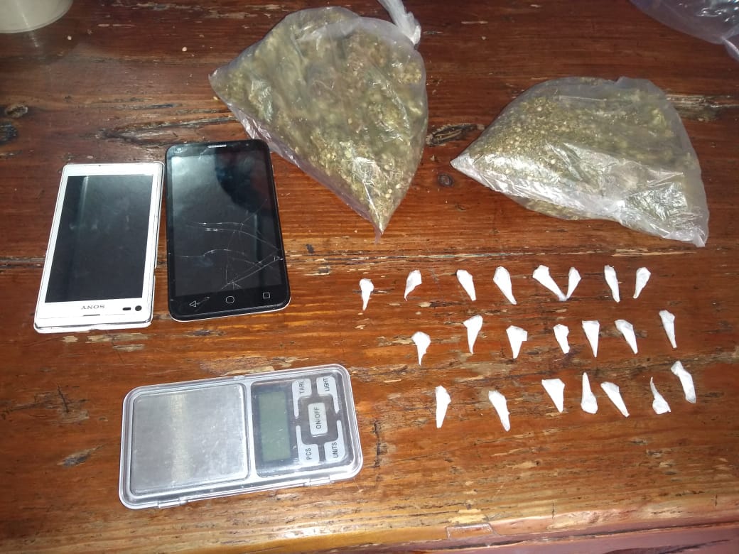 Detienen a tres por consumo de drogas en callejón