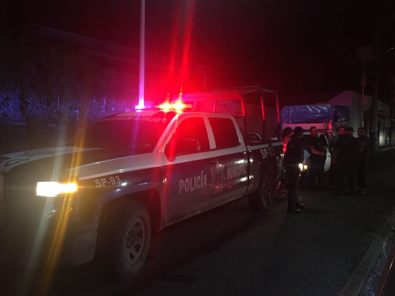 Detienen a dos por aportación de armas blancas