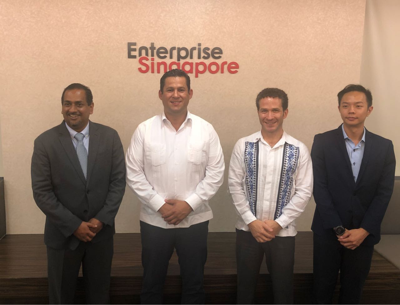 Visita gobernador electo Singapur y China
